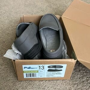 Men’s NIB My Slippers Moccasins. Gray. Size 13. Non smoking house.